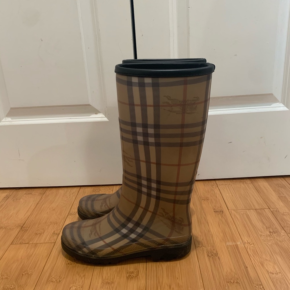 Burberry rain boots